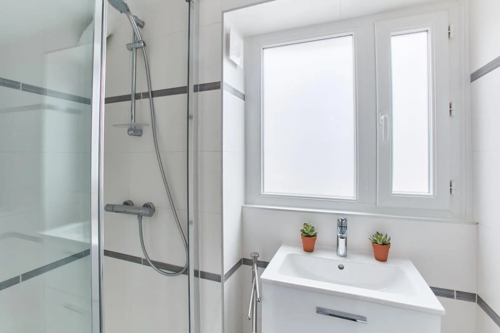 파리 Cosy Montmartre 2Br 아파트